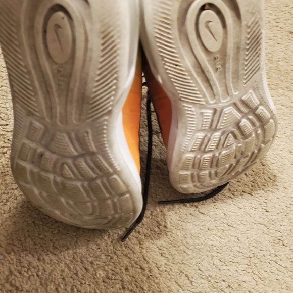 Nike Air Max Kids - Picture 2 of 3